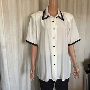 Vtg White Short Sleeve Button Up Blouse With Black Trim And Embroidery Size L